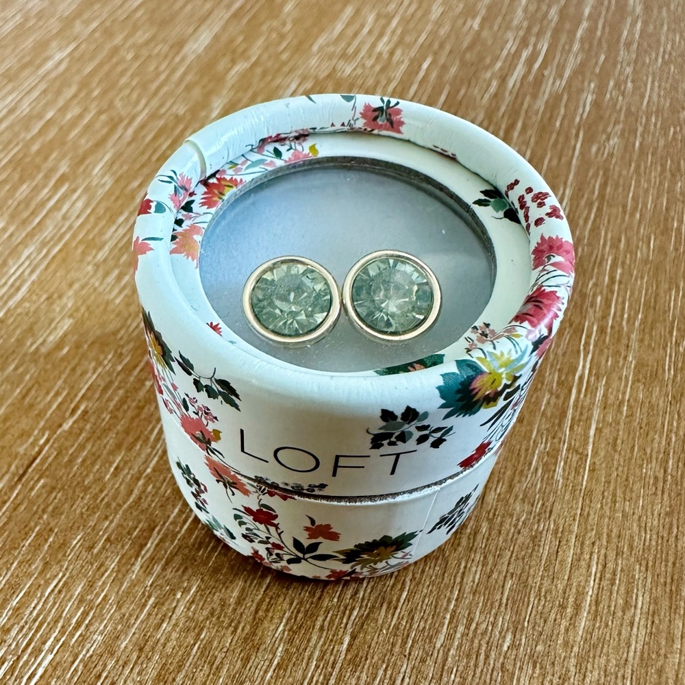 [NEW UNWORN] LOFT Stud Earrings- Green/ Gold